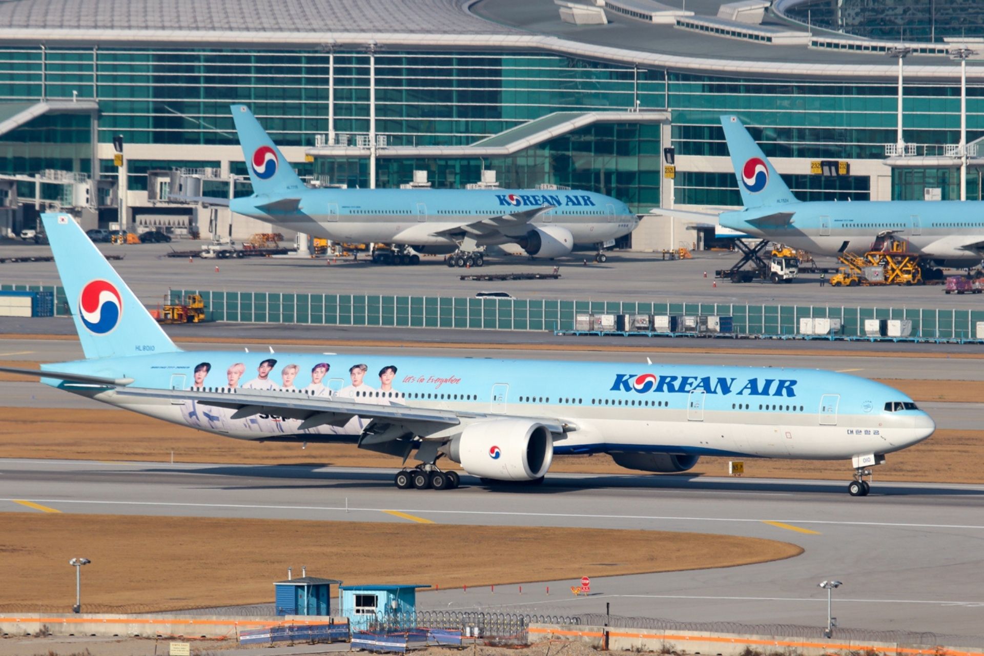 Korean Air plane 2